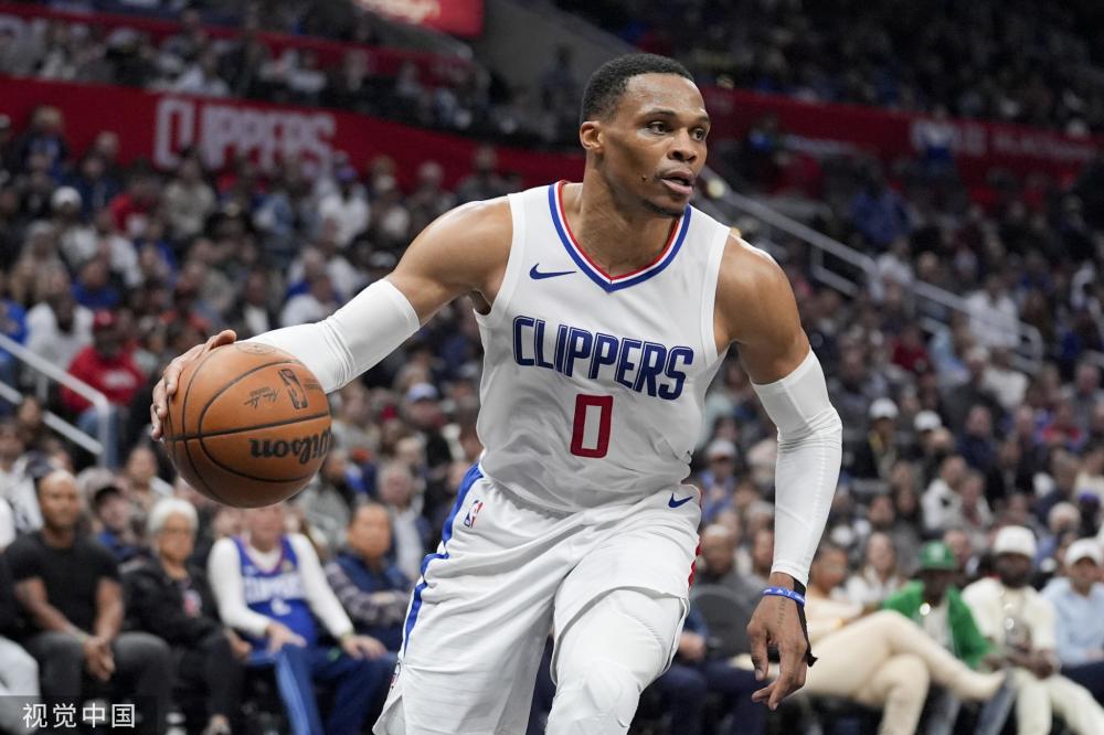 借高昂士气 借高昂士气